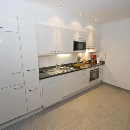 Cristal Appartementhaus *