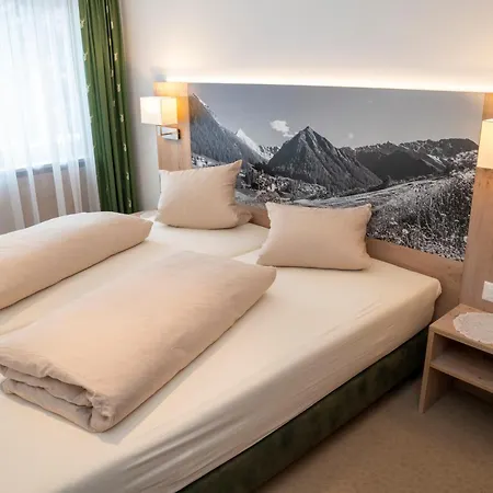 Cristal Appartementhaus *