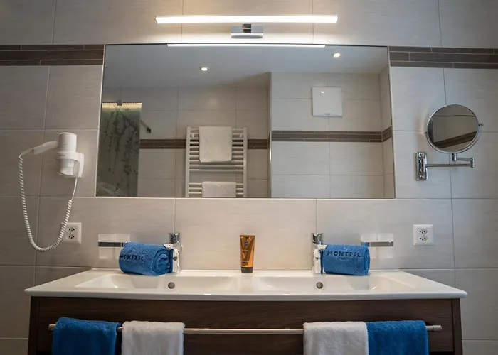 Cristal Appartementhaus سامنون