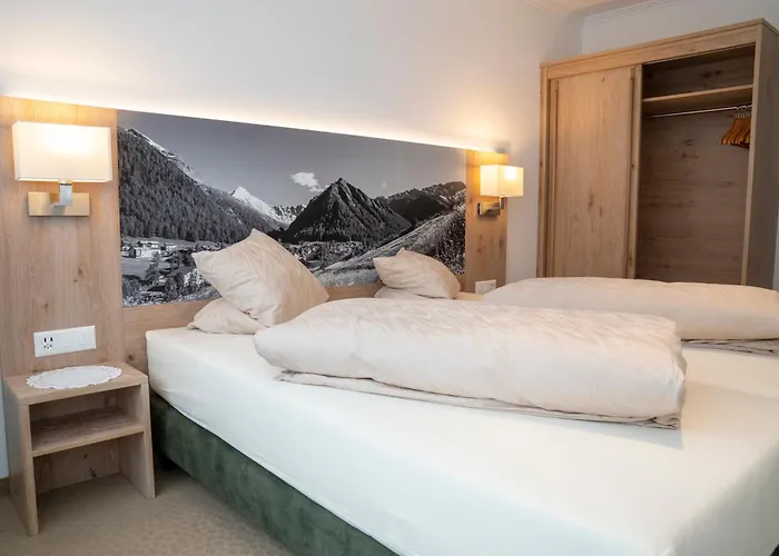 Cristal Appartementhaus شقة