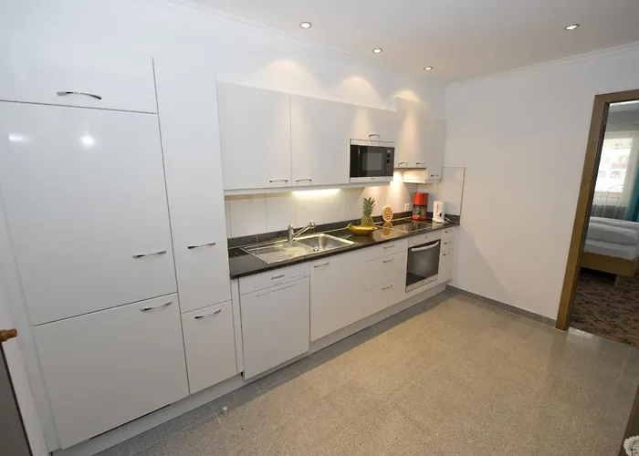 Cristal Appartementhaus *