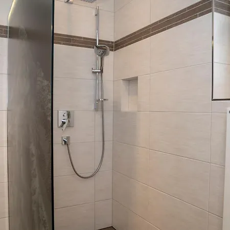 Cristal Appartementhaus *